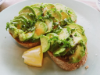 bruschetta con avocado siciliano